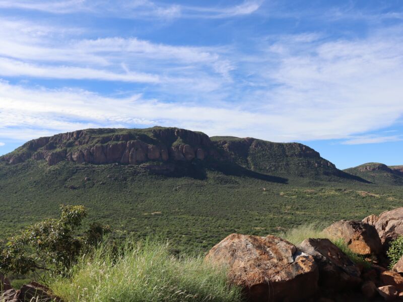 Paresis Mountains